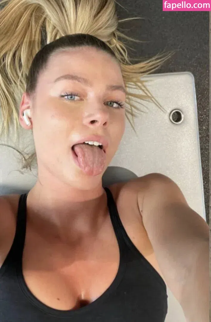 Emilia B Onlyfans Photo Gallery 