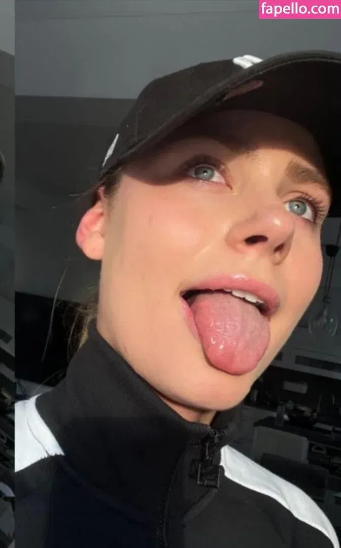 Emilia B Onlyfans Photo Gallery 