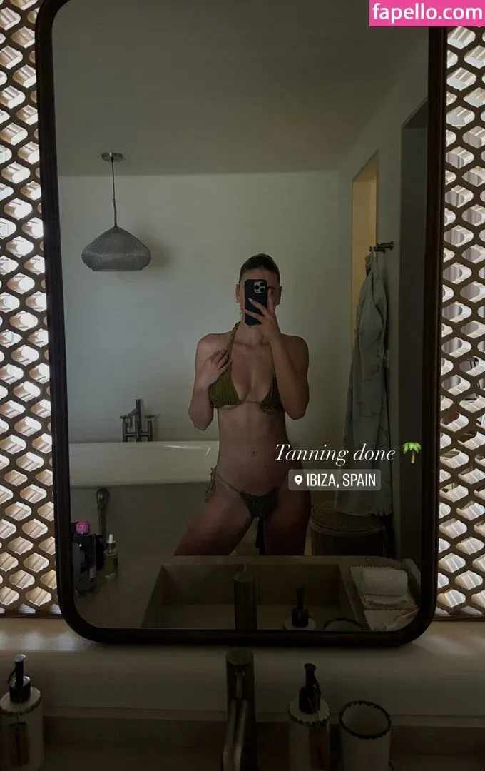 Emilia B Onlyfans Photo Gallery 