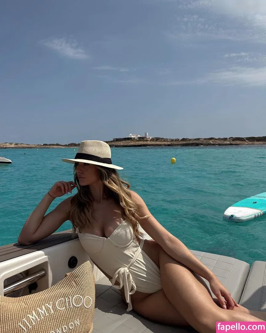 Emilia B Onlyfans Photo Gallery 