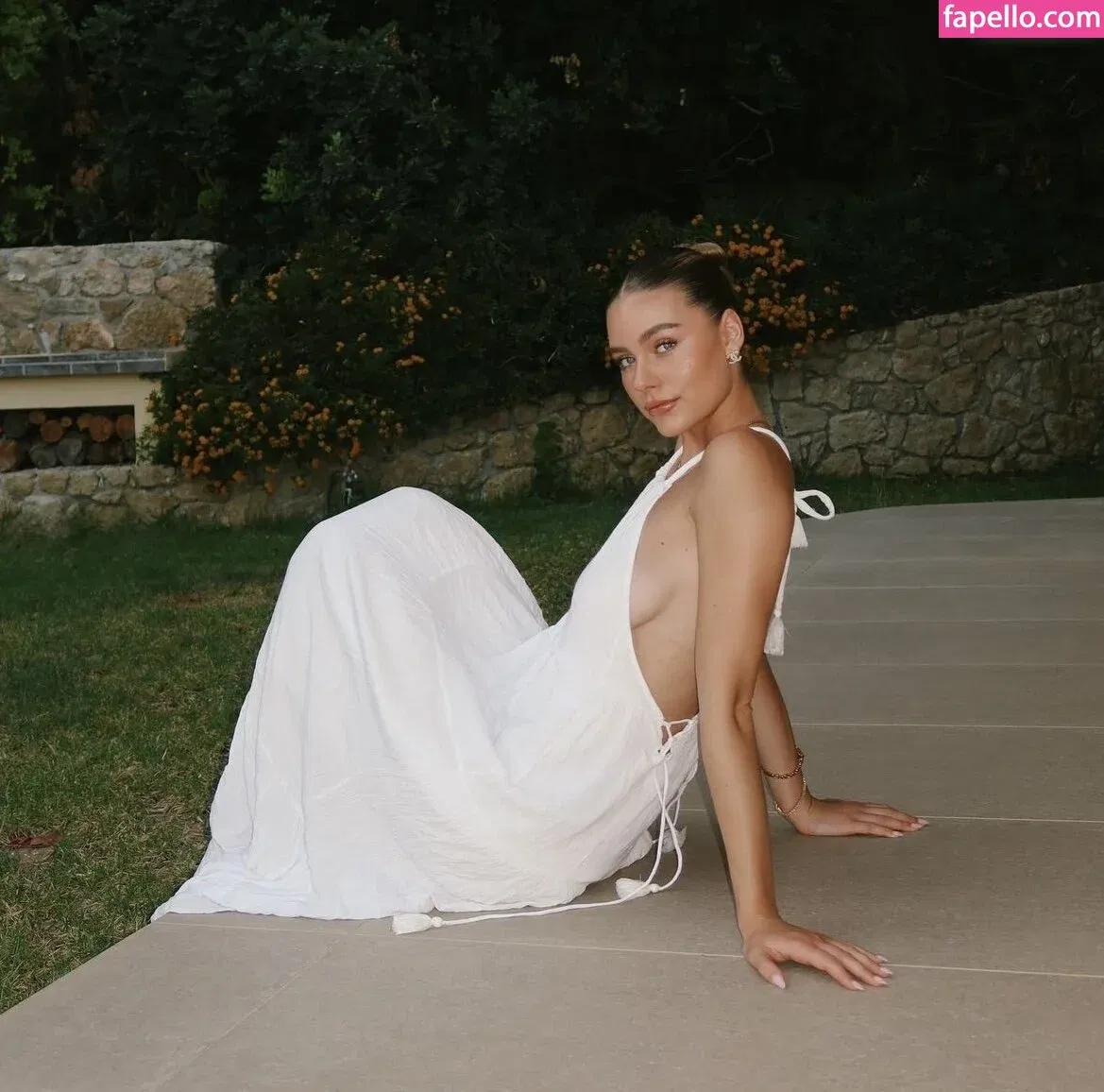 Emilia B Onlyfans Photo Gallery 