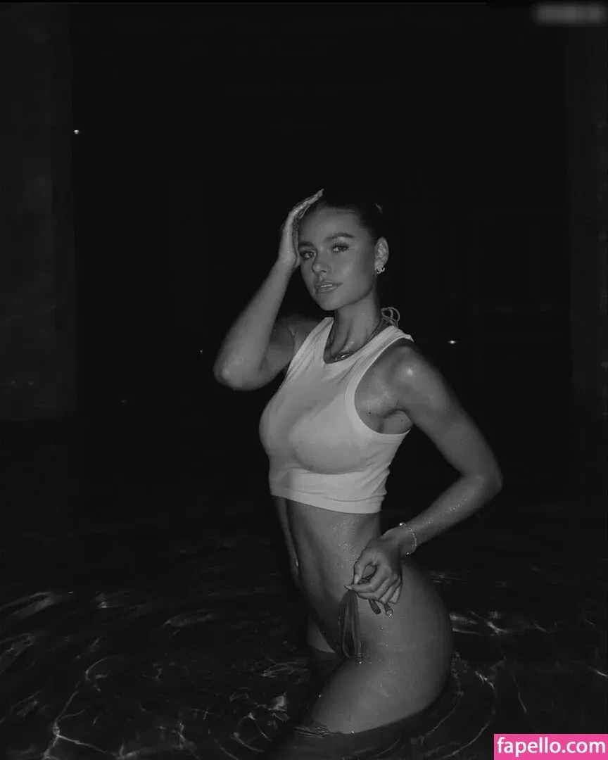 Emilia B Onlyfans Photo Gallery 