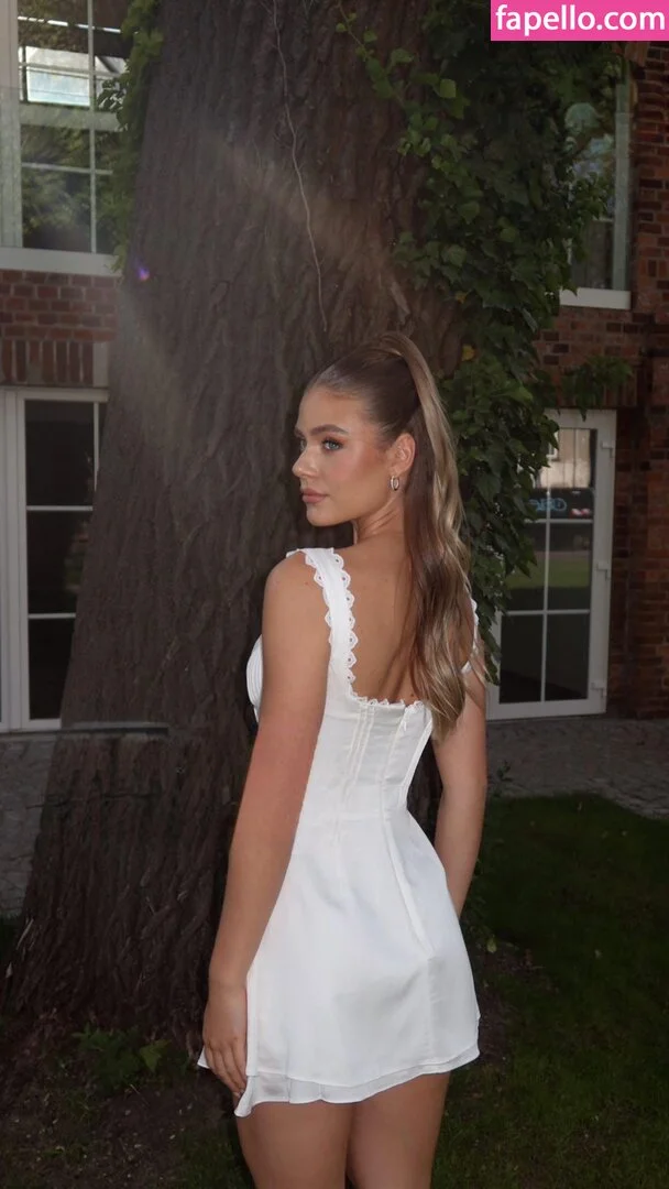 Emilia B Onlyfans Photo Gallery 