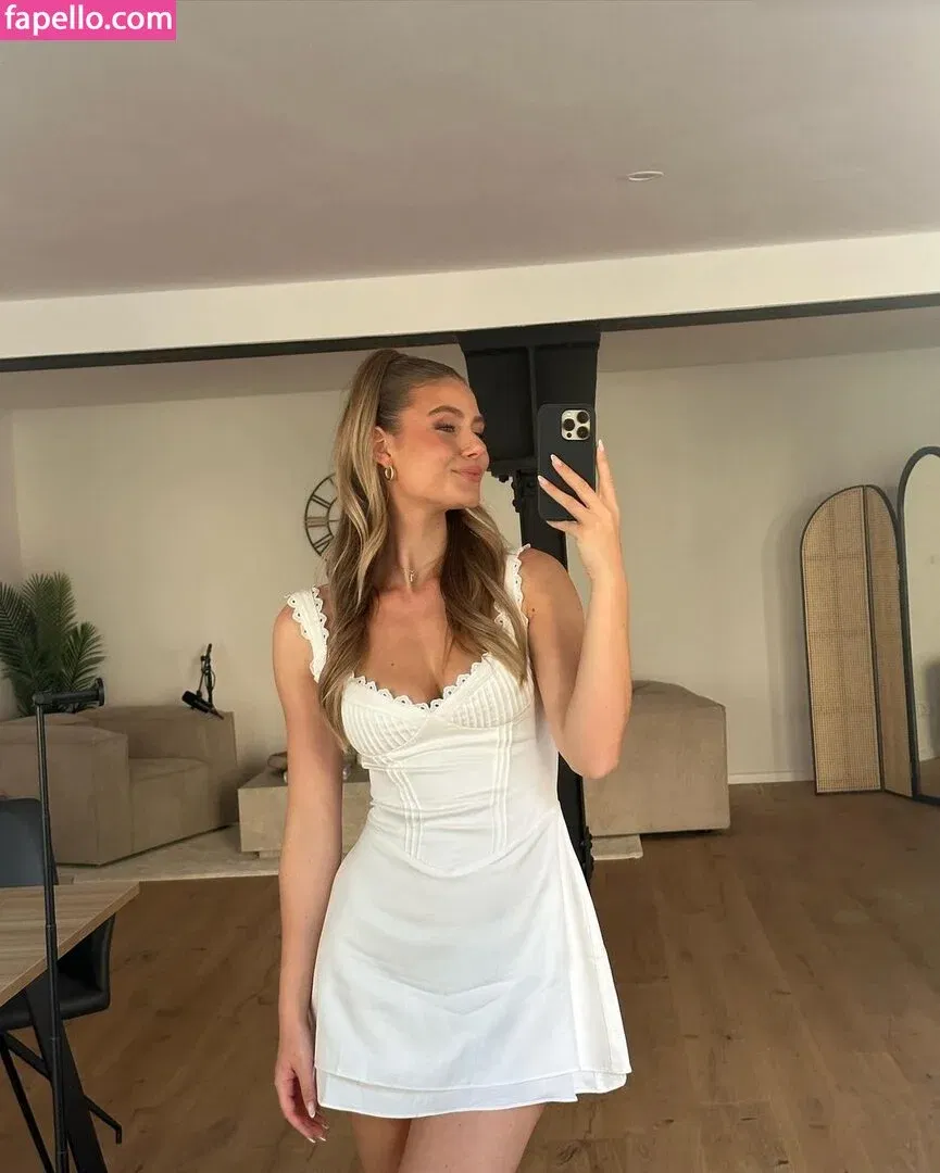 Emilia B Onlyfans Photo Gallery 