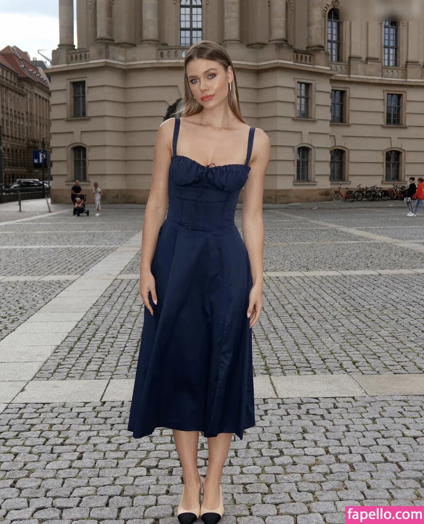 Emilia B Onlyfans Photo Gallery 