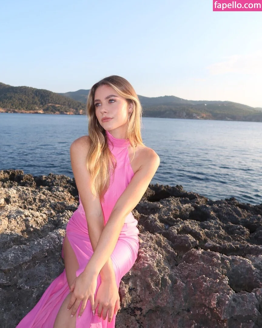 Emilia B Onlyfans Photo Gallery 