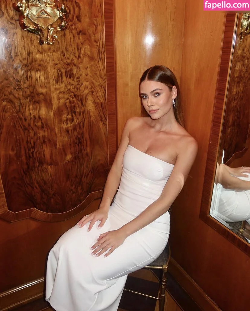 Emilia B Onlyfans Photo Gallery 