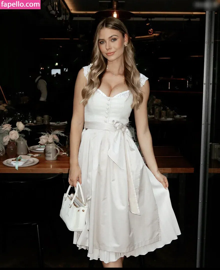 Emilia B Onlyfans Photo Gallery 