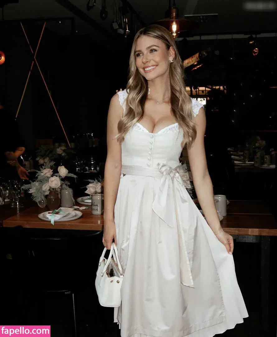 Emilia B Onlyfans Photo Gallery 