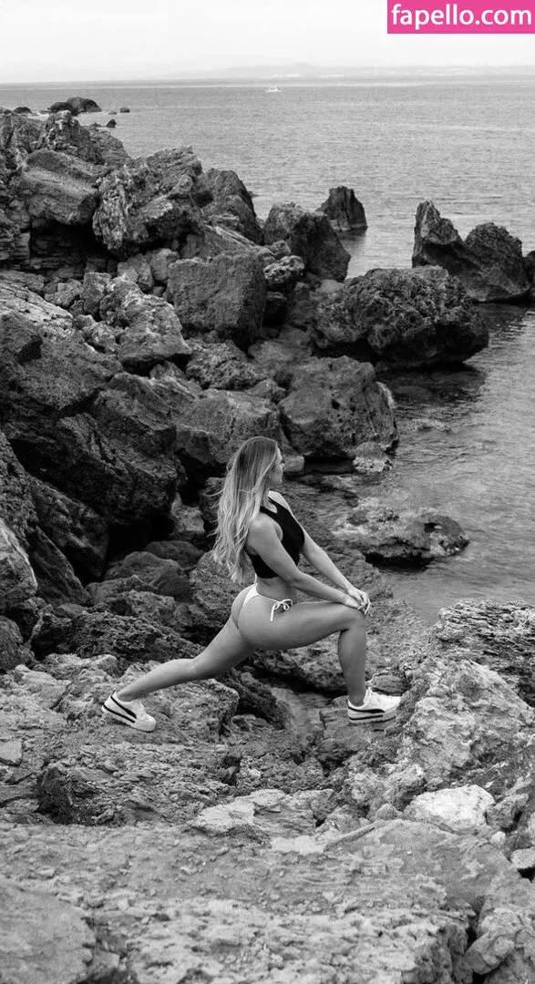 Emilia B Onlyfans Photo Gallery 