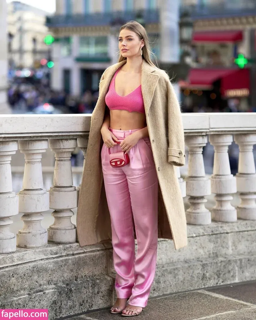 Emilia B Onlyfans Photo Gallery 