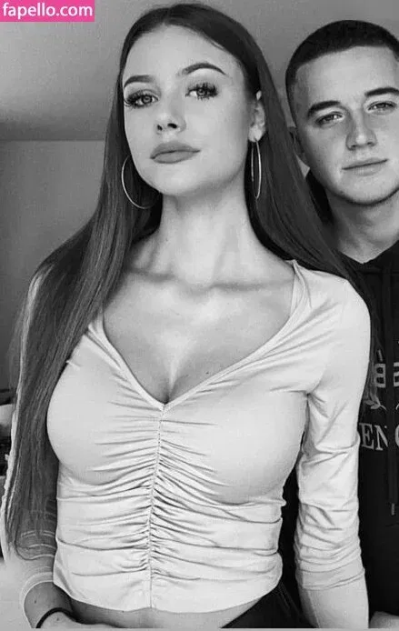 Emilia B Onlyfans Photo Gallery 