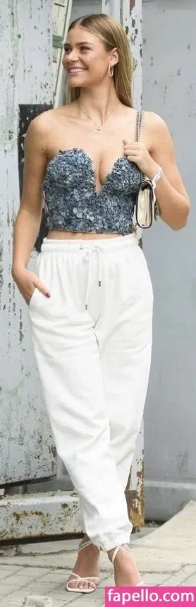 Emilia B Onlyfans Photo Gallery 