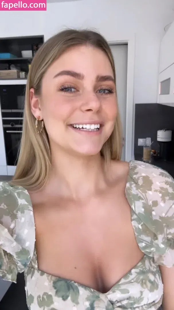 Emilia B Onlyfans Photo Gallery 