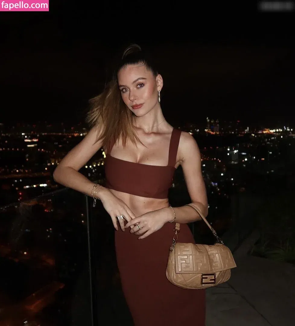 Emilia B Onlyfans Photo Gallery 