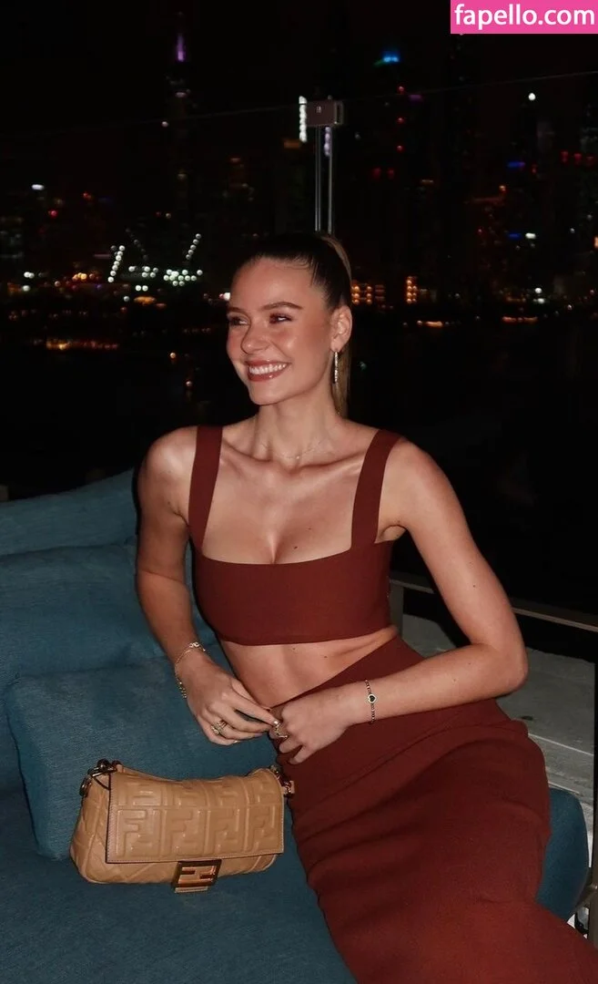 Emilia B Onlyfans Photo Gallery 