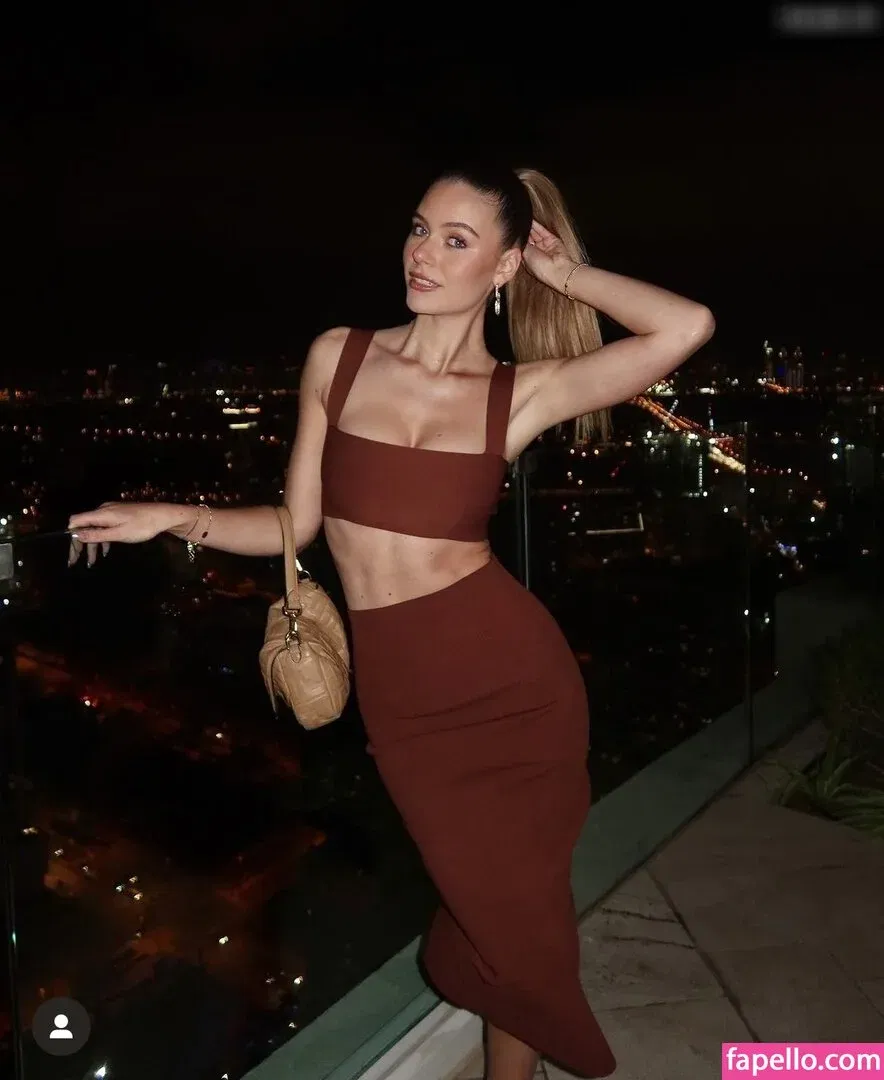 Emilia B Onlyfans Photo Gallery 