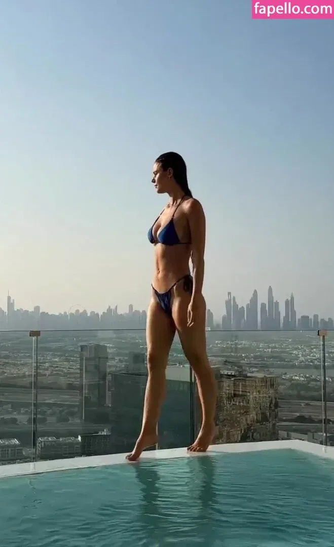 Emilia B Onlyfans Photo Gallery 