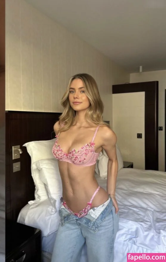 Emilia B Onlyfans Photo Gallery 