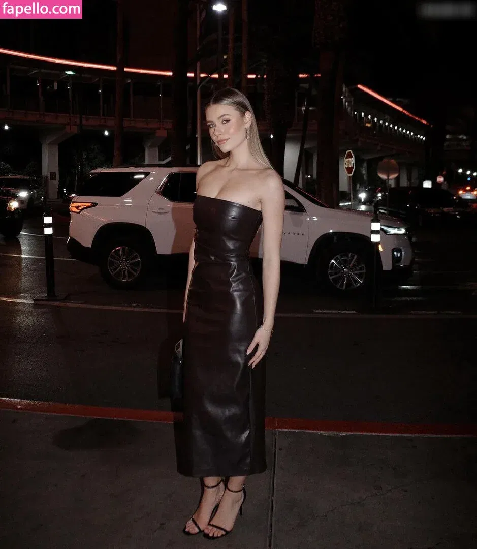 Emilia B Onlyfans Photo Gallery 