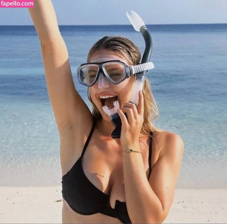 Emilia B Onlyfans Photo Gallery 