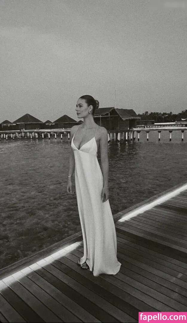 Emilia B Onlyfans Photo Gallery 