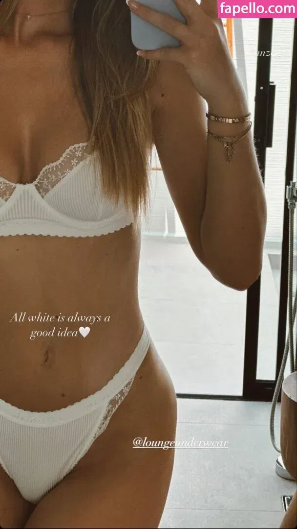 Emilia B Onlyfans Photo Gallery 