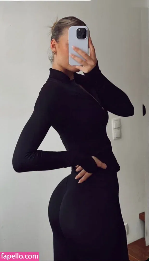 Emilia B Onlyfans Photo Gallery 