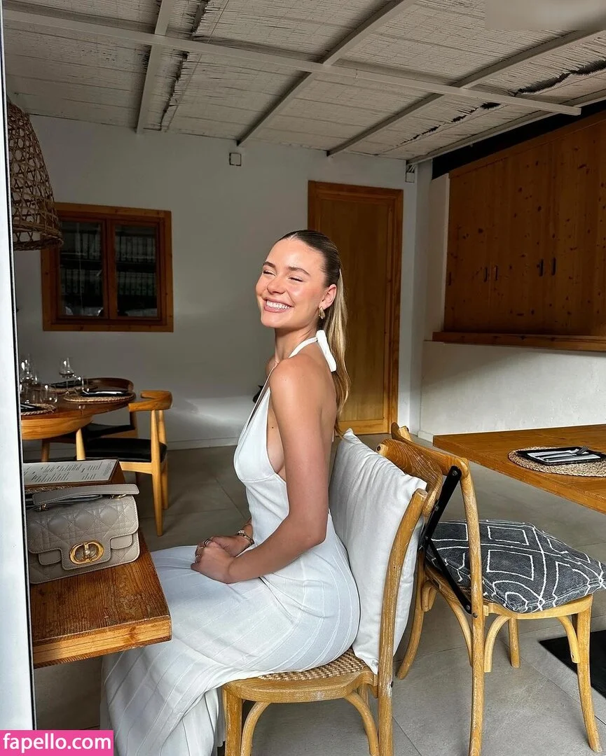 Emilia B Onlyfans Photo Gallery 