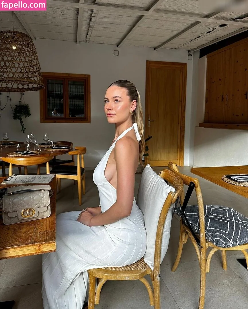 Emilia B Onlyfans Photo Gallery 