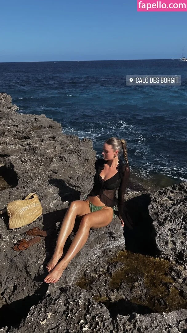 Emilia B Onlyfans Photo Gallery 