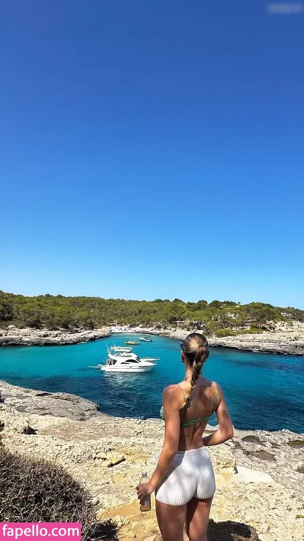 Emilia B Onlyfans Photo Gallery 