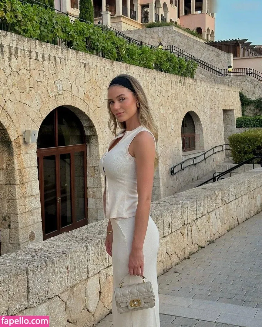 Emilia B Onlyfans Photo Gallery 