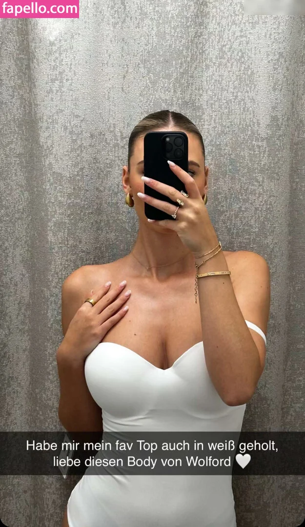 Emilia B Onlyfans Photo Gallery 