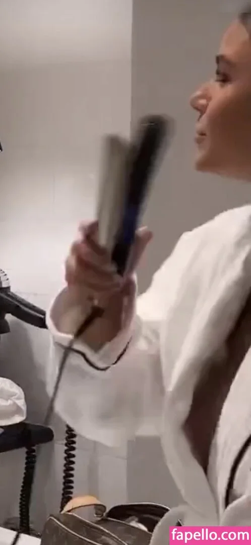 Emilia B Onlyfans Photo Gallery 