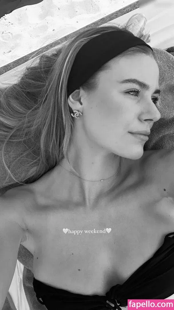 Emilia B Onlyfans Photo Gallery 