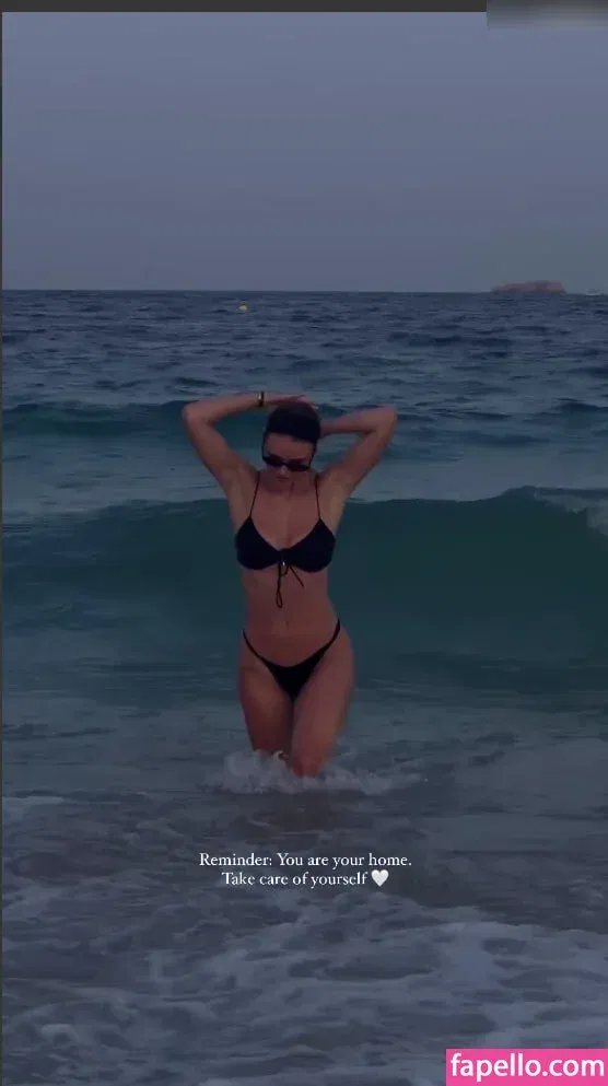 Emilia B Onlyfans Photo Gallery 