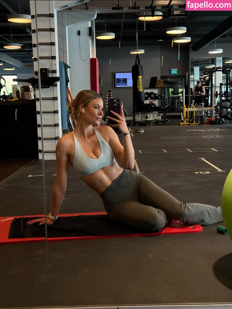 Emilia B Onlyfans Photo Gallery 