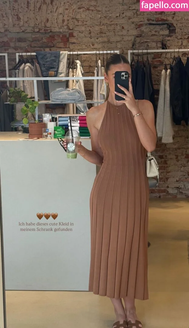 Emilia B Onlyfans Photo Gallery 