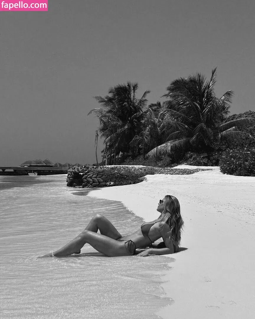 Emilia B Onlyfans Photo Gallery 