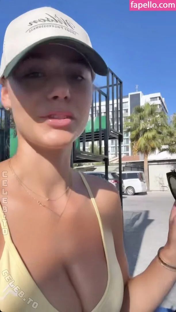 Emilia B Onlyfans Photo Gallery 