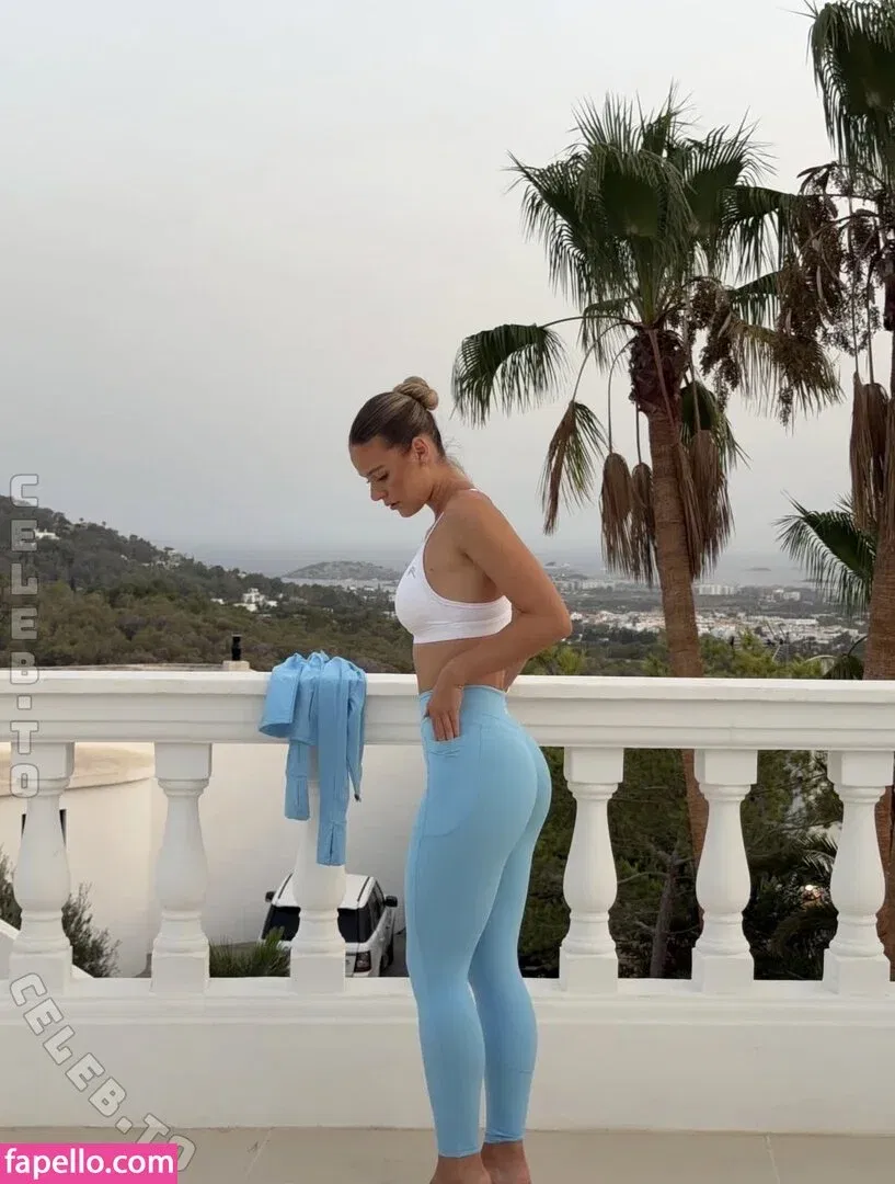 Emilia B Onlyfans Photo Gallery 