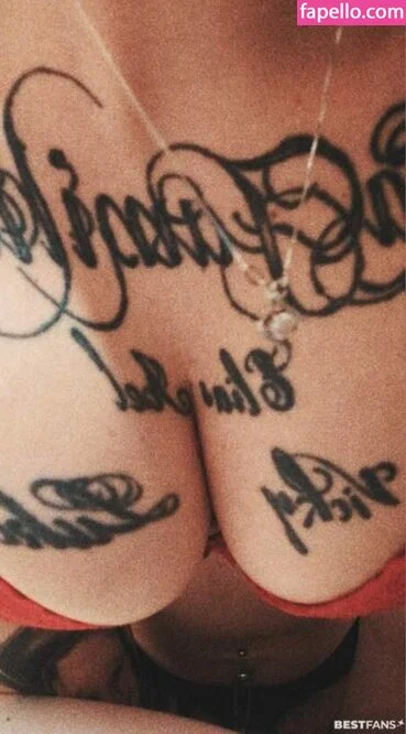 nadiiineee69 Onlyfans Photo Gallery 