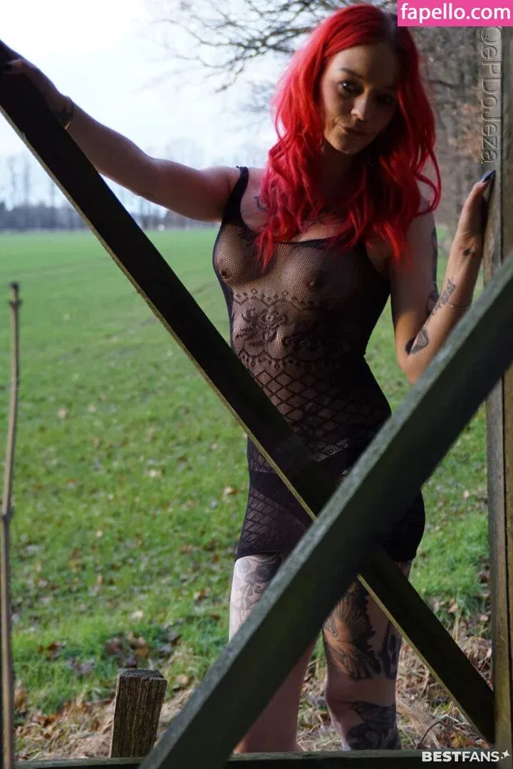 nadiiineee69 Onlyfans Photo Gallery 