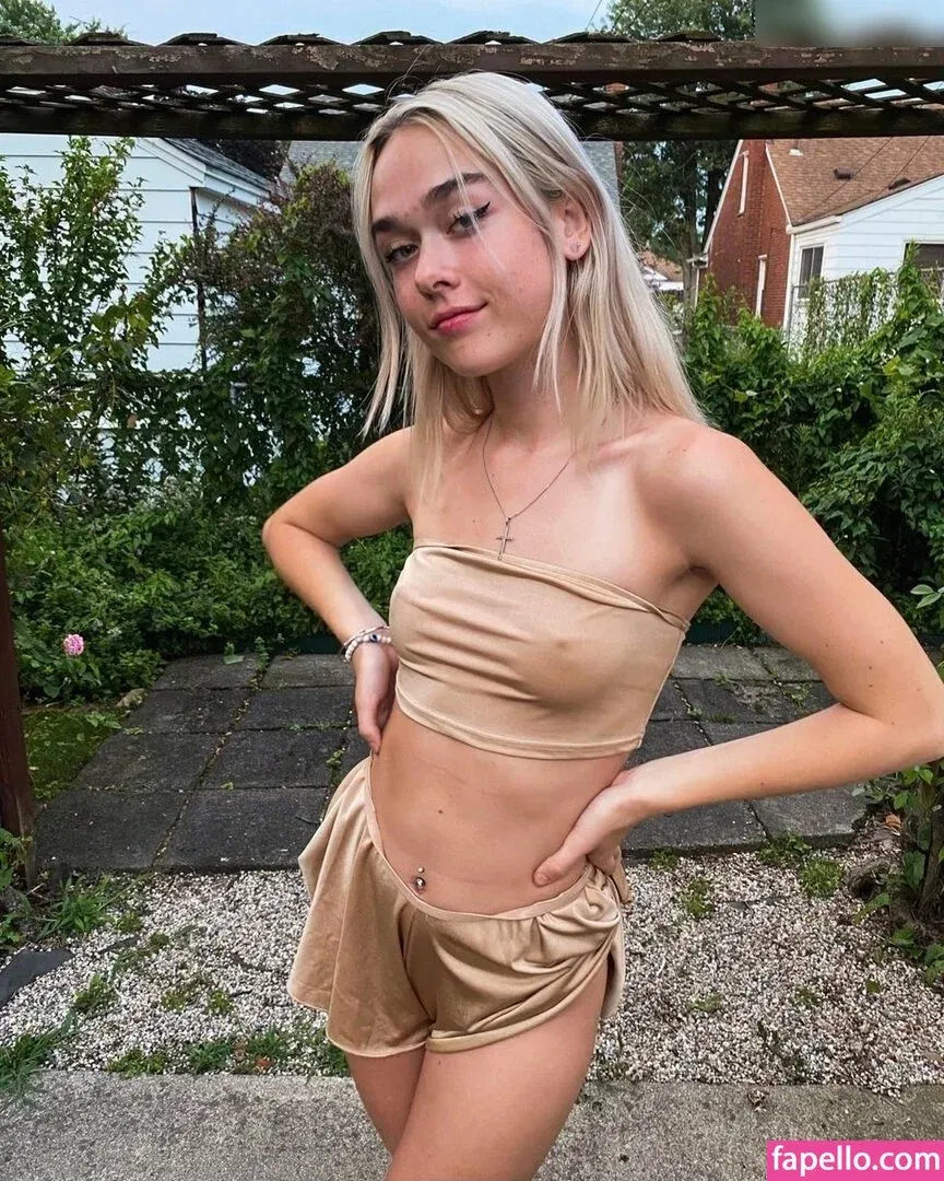 Kenna Bates Onlyfans Photo Gallery 