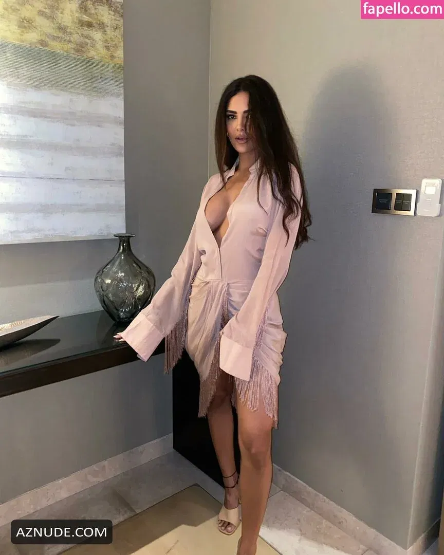 Esha Gupta Onlyfans Photo Gallery 