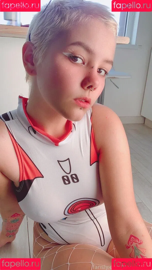 Body Lyric Onlyfans Photo Gallery 