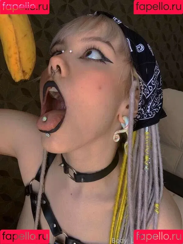 Body Lyric Onlyfans Photo Gallery 
