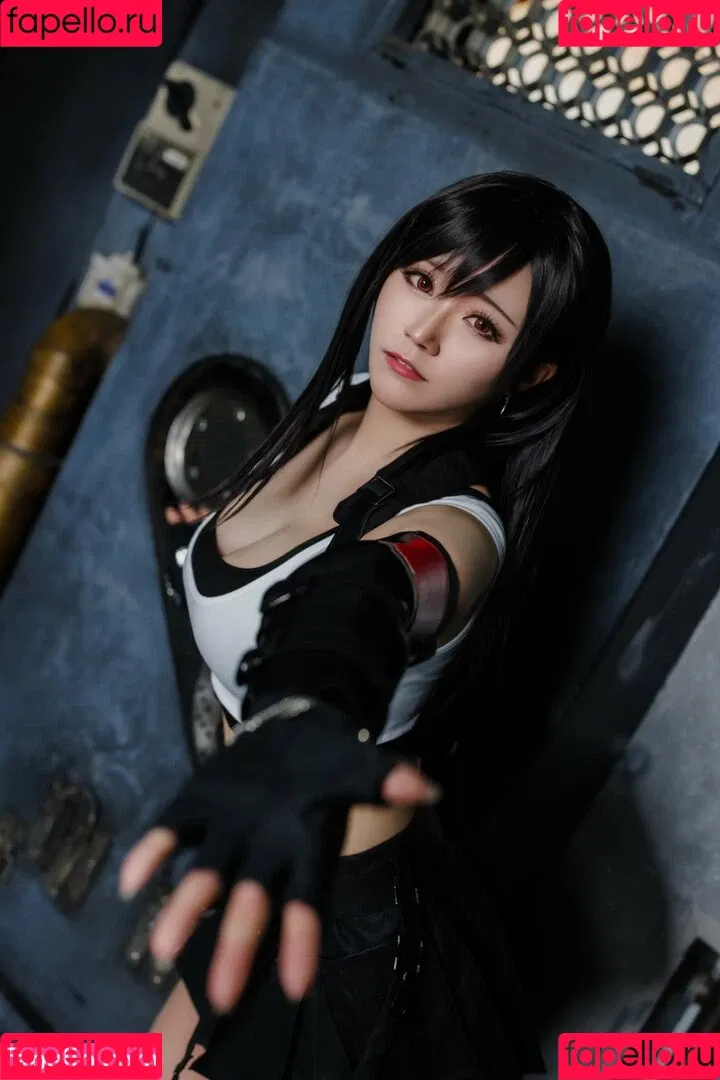 Tifa Cosplay Onlyfans Photo Gallery 