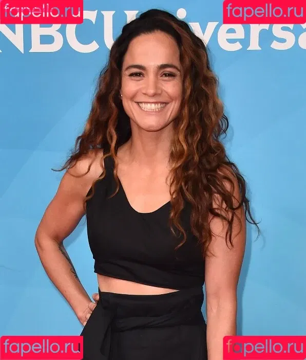 Alice Braga Onlyfans Photo Gallery 